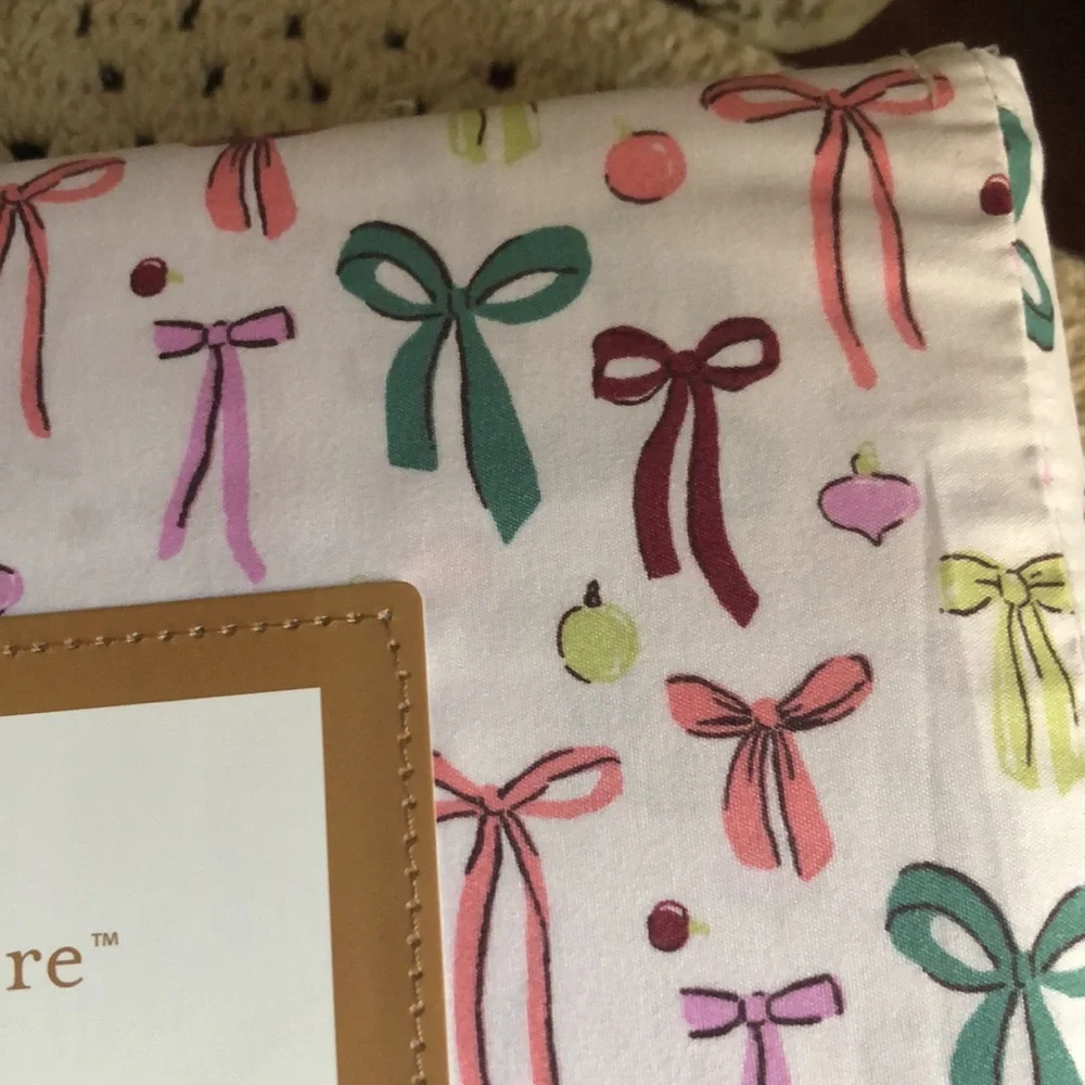 cupcakes & cashmere brand new